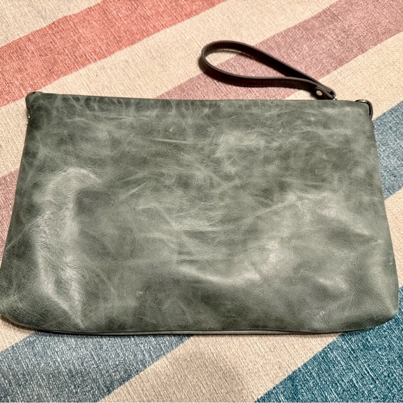 Rough & Tumble Cadet Traveler with Granite Adjustable Strap - Picture 2 of 4